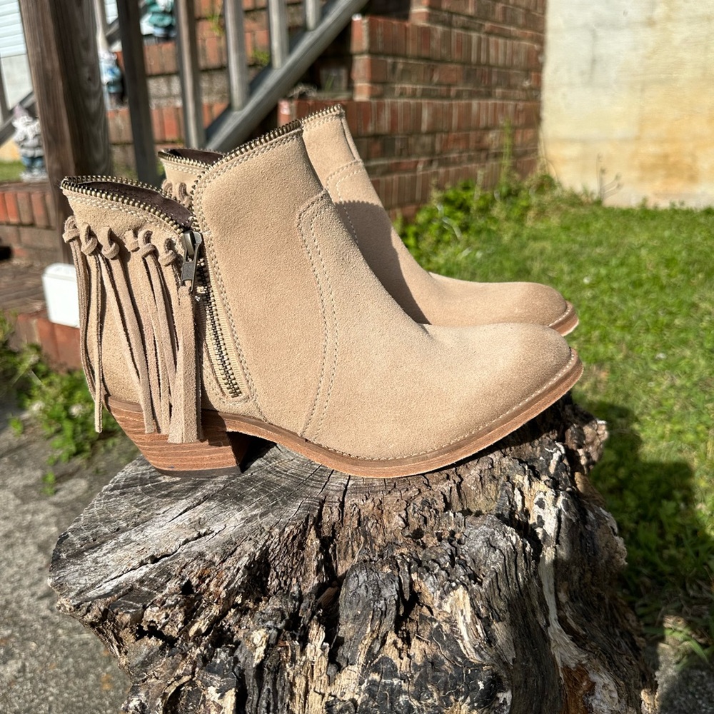 Corral circle g Ankle cowboy boots size 8.5 tan leather tassels fringe